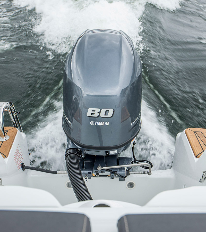 2017_YAM_F80D_EU_NA_ACT_009_03 Extreme Sports Bike